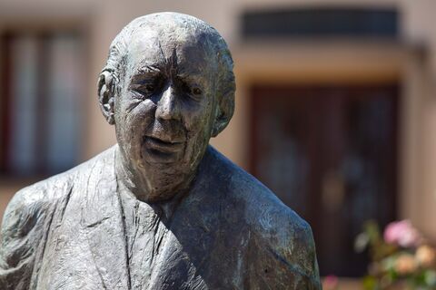 Theodor Heuss Statue | Brackenheim |  HeilbronnerLand