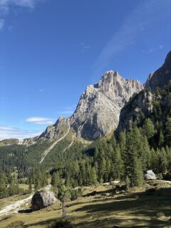 Фото с сайта Knausis.travel.diaries во время экскурсии