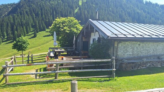 Fotografija s spletne strani SanneHetti na poti