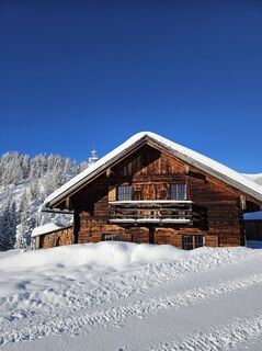 Hinterrohrgut Almhütte - "Sennerhütte" und "Kuhstall"