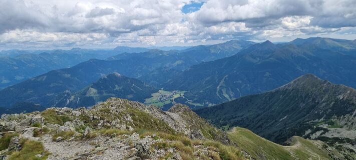 Foto von Aleksander Naveršnik entlang der Tour