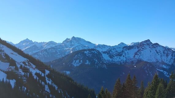 Фото с сайта Thomas Jäger во время экскурсии