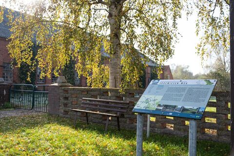 Infotafel &amp; Rastplatz am Sudewiesen-Weg