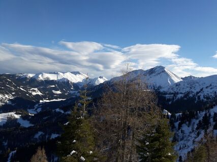 Ausblick vom Gipfel: Griesstein und Kerschkern