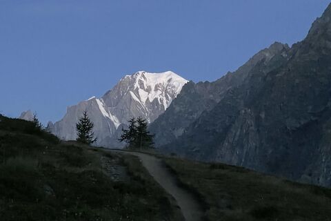 Fotografija s spletne strani Gloop na poti