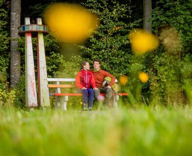 Bank entlang des Europa Rundwanderweges