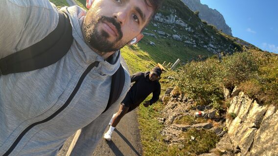 Fotografija s spletne strani Rron Mazrekaj na poti