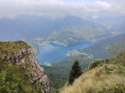 Zdjęcie z Lorenzo Martinelli wzdłuż trasy