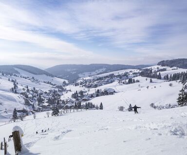 Blick auf das verschneite Todtnauberg