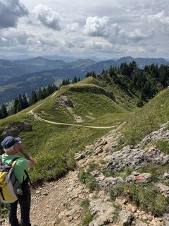 Fotografia z Nisha Schweitzer na trase