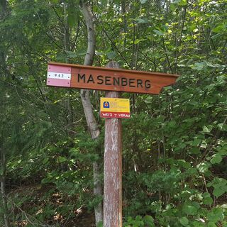 Wegweiser Pöllauberg - Masenberg, Nr. 942 in der Oststeiermark