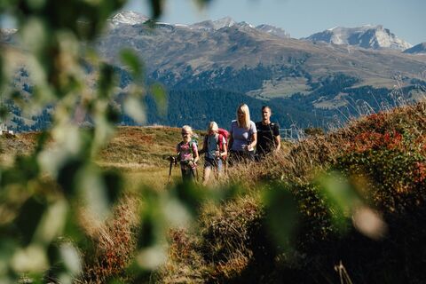 Entlang des Walserweges Obersaxen: Eine Erlebiswanderung für fite Familien