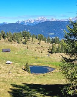 Fotografija s spletne strani Anneliese Trixl na poti