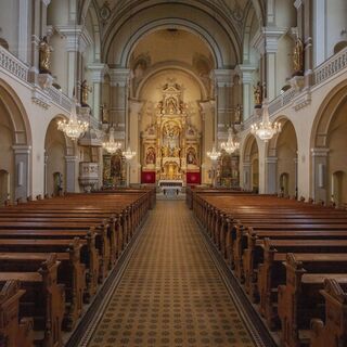 Pfarrkirche Pischelsdorf mit Blick zum Altar, ApfelLand-Stubenbergsee, Oststeiermark