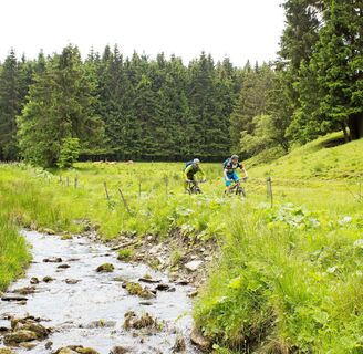 biker-bachlauf c) Paul Schanze Sauerland Tourismus.jpg