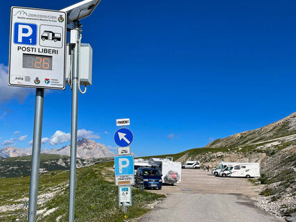 Morgens um 9 war noch Platz für 26 Wohnmobile