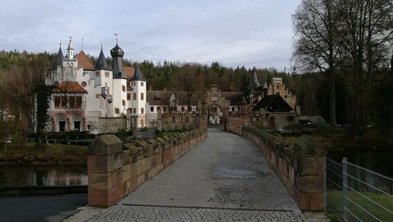 Von Wolfersdorf zur Herzoglichen Grabstätte und zur Herzog-Ernst-Eiche