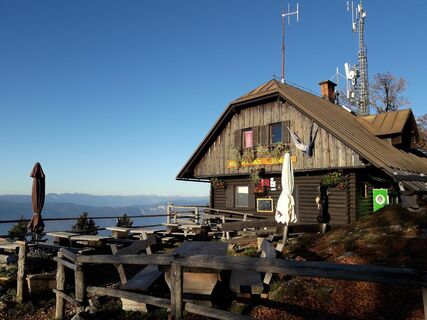 Hütte auf dem Dobrča (1478m)