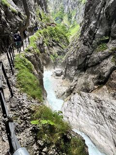 Fotografija s spletne strani RoTh-EF na poti