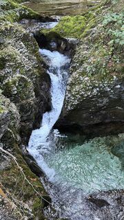 Fotografija s spletne strani Attila na poti