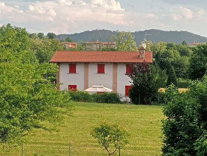 Fotografija s spletne strani simone ravasi na poti