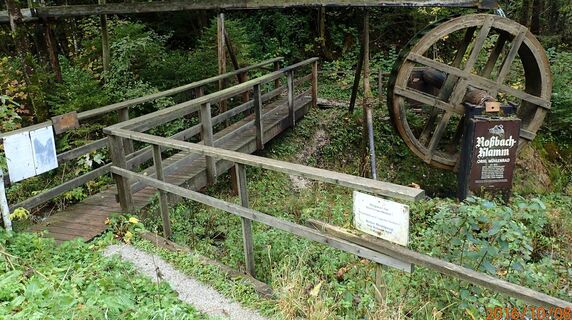 Mühlrad vor der Rossbachklamm