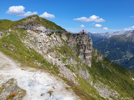 Photo de Marie-Louise Kohn le long du parcours