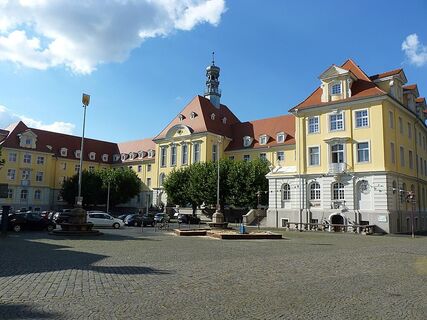 Rathaus, Markthalle und Kuratorium
