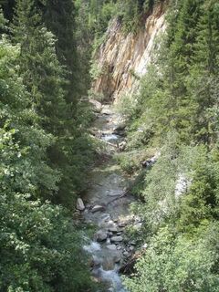 in Schlucht, Paragneise und Serizitschiefer