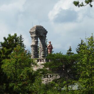Fürst Karl-Günther-Denkmal (gezoomt)
