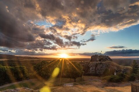 Sonnenuntergang auf Burg und Festung Regenstein