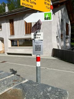 Start: Tafel beim Wegweiser am Dorfplatz Sils Maria.