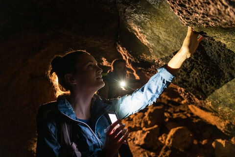 et-2019-450-vulkanpfad-muehlsteinhoehle-gerolstein-roth-eifel-tourismus-gmbh-dominik-ketz