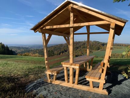 Aussicht zur Röhn und zum Kleinen Thüringer Wald