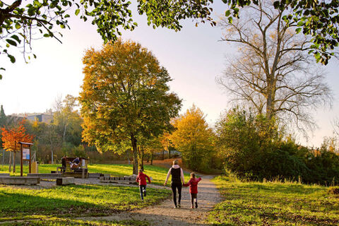 bad-zurzach-feuerstelle-alte-badi-mit-familie