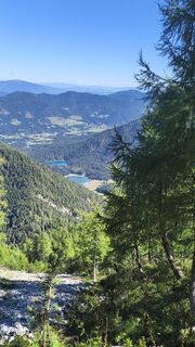 Fotografija s spletne strani hjess na poti