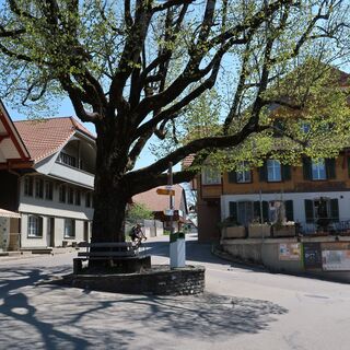 Dorfplatz Guggisberg - Wanderung Guggisberg - Rüschegg