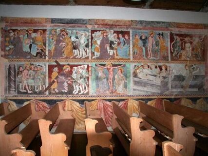 Wertvolle Fresken in der Kirche  © B. Steinmann
