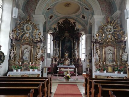Hochaltar in Keehrsbach Pfarrei Kreuzauffindung