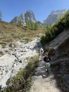Foto von Webshop Kgabor entlang der Tour