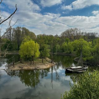 Aalschocker vorm Fischereimuseum