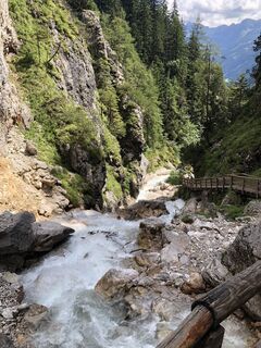 Fotografija s spletne strani Georg Scharf na poti