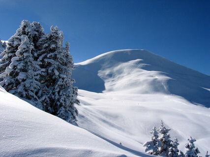 Blick hoch zum Chrüz