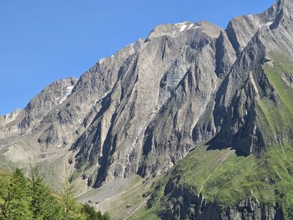 Fotografija s spletne strani armin hoelzl na poti