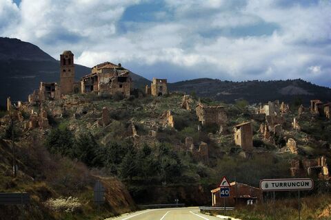 Verlassenes Dorf Turruncún, das wir kurz nach Arnedo links liegen lassen.