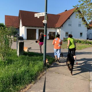 Start der Schelmenheider Runde an der Heinrich-Heine-Straße