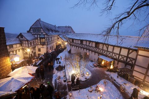 Historischer Weihnachtsmarkt auf der Wartburg bei Eisenach