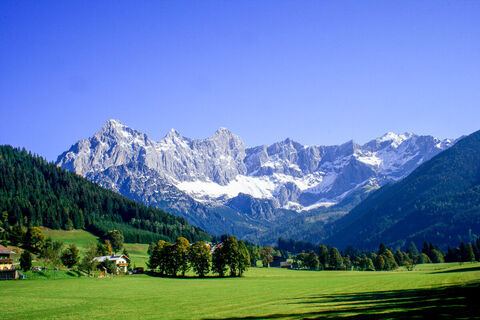 Blick zur Dachstein-Südwand