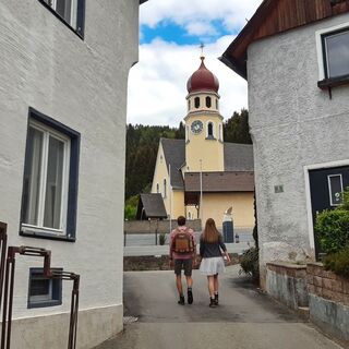 Wir starten Richtung Kirche