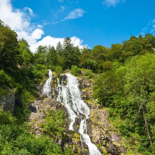 Der Todtnauer Wasserfall mit seiner beeindruckenden  Fallhöhe